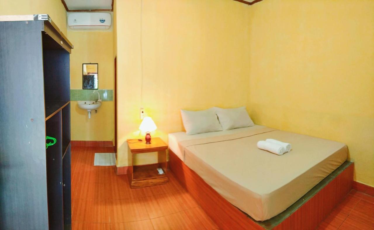 Kuta Garden Homestay Exterior photo